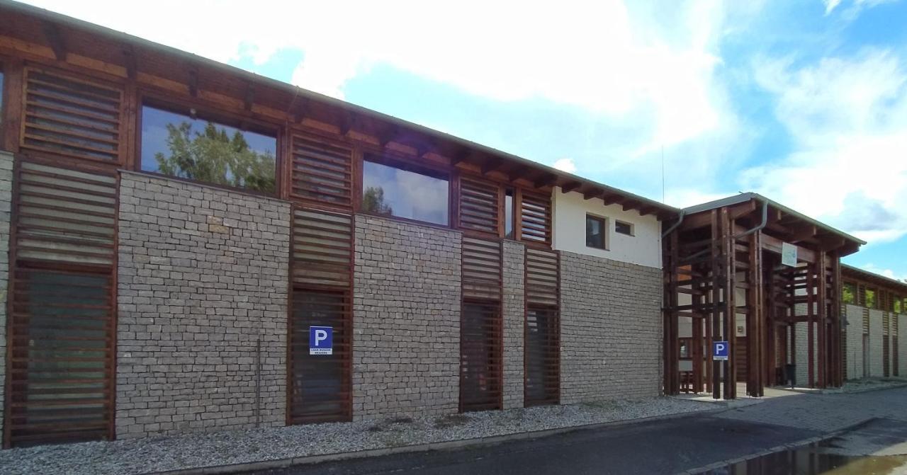 Elizabeth Vendeghaz Balatonfuzfon A Strandnal Exterior photo